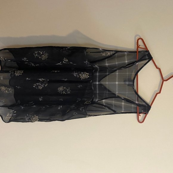 Flowy Chiffon Blouse - Picture 3 of 4